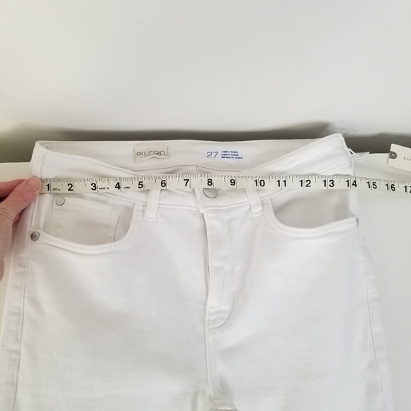 NWT Pilcro Anthropologie The Yaya Mid-Rise Crop Flare Jeans White Size 27 - Picture 7 of 16
